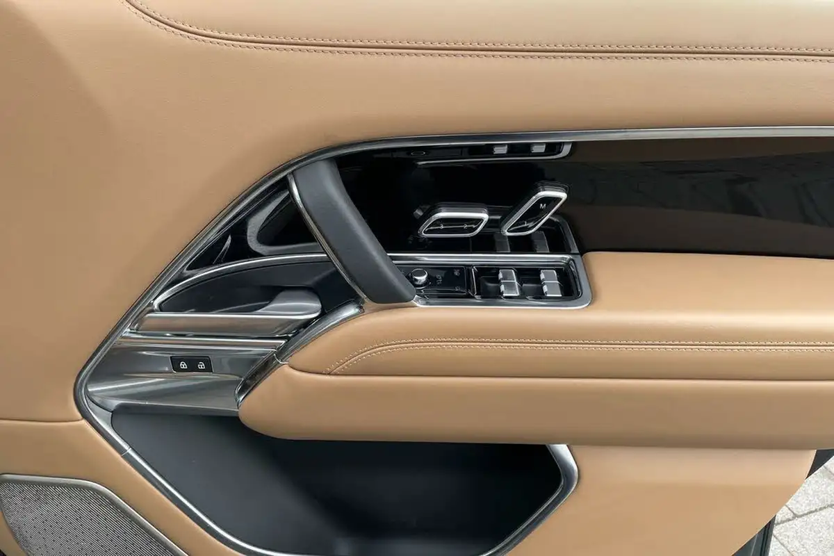 2023-land-rover-range-rover-30-d300-autobiography-big-57