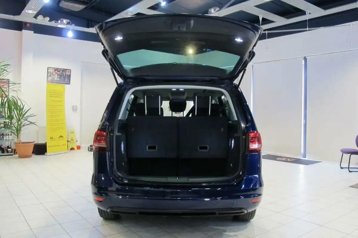 2019-volkswagen-sharan-14-tsi-se-nav-1395cc-big-10