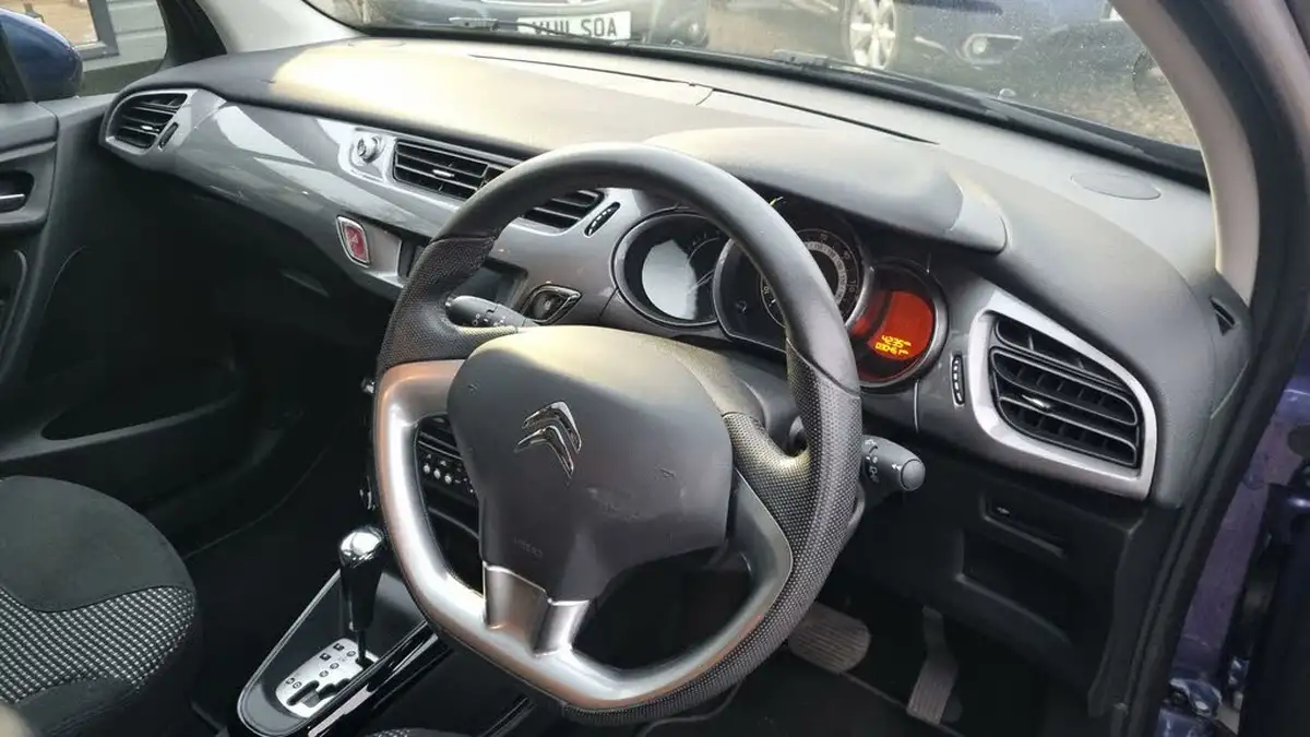 2014-citroen-c3-16-exclusive-auto-big-8