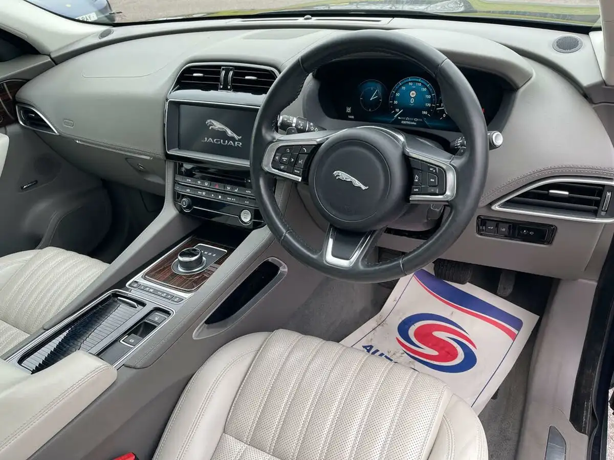 2017-jaguar-f-pace-20-i4d-portfolio-240ps-awd-ss-auto-big-43
