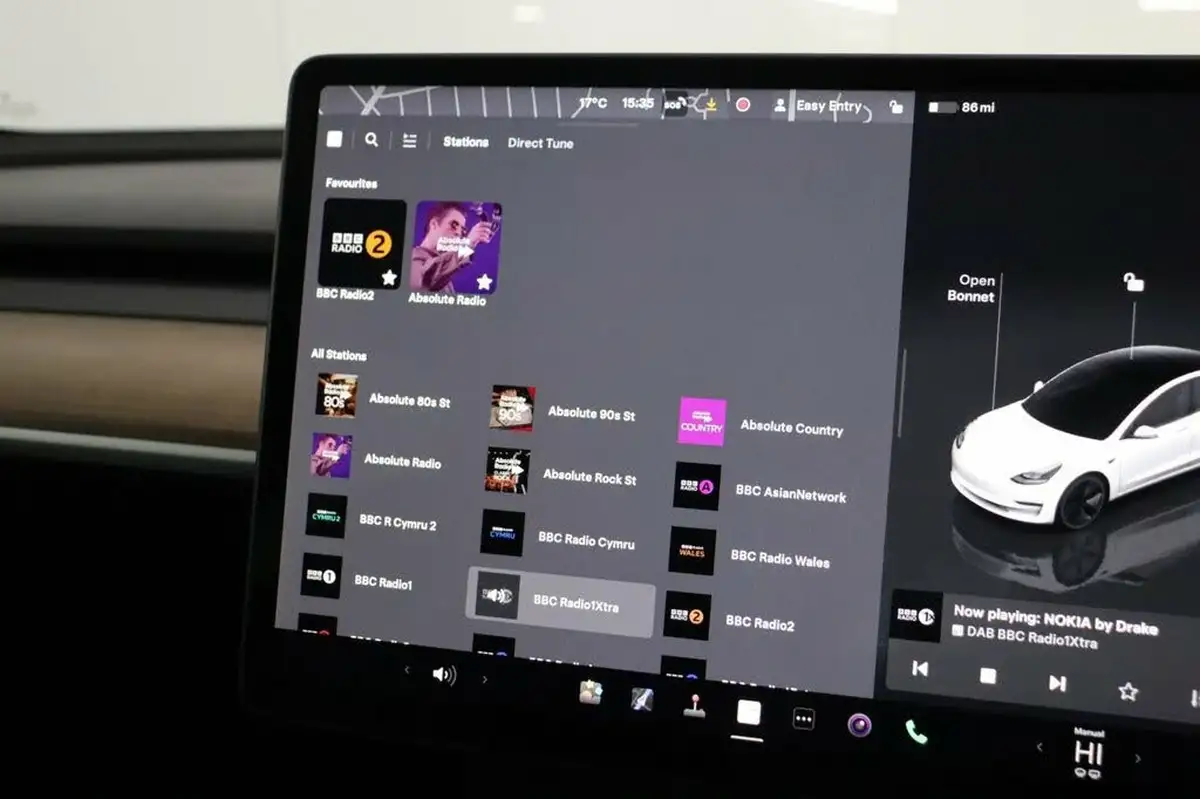 2022-tesla-model-3-e-rwd-big-17