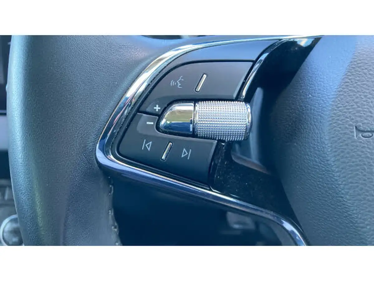 2021-skoda-karoq-15-tsi-se-l-big-25