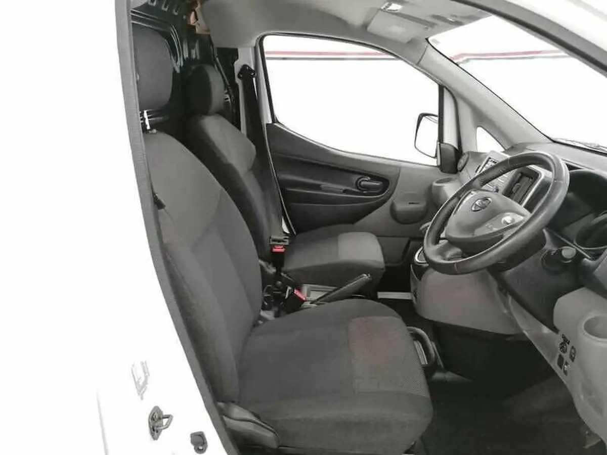 2021-nissan-env200-e-acenta-panel-van-auto-big-11