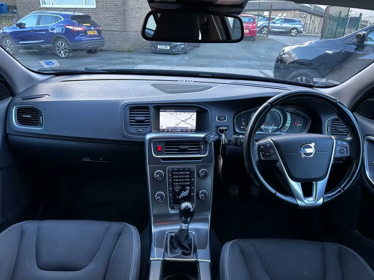 2013-volvo-s60-16td-d2-se-nav-big-25