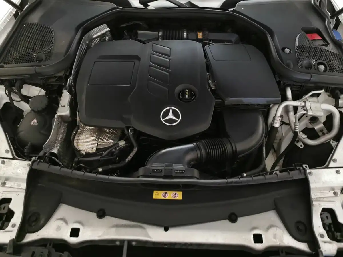 2019-mercedes-benz-e-class-20d-e220d-amg-line-edition-saloon-4d-big-40