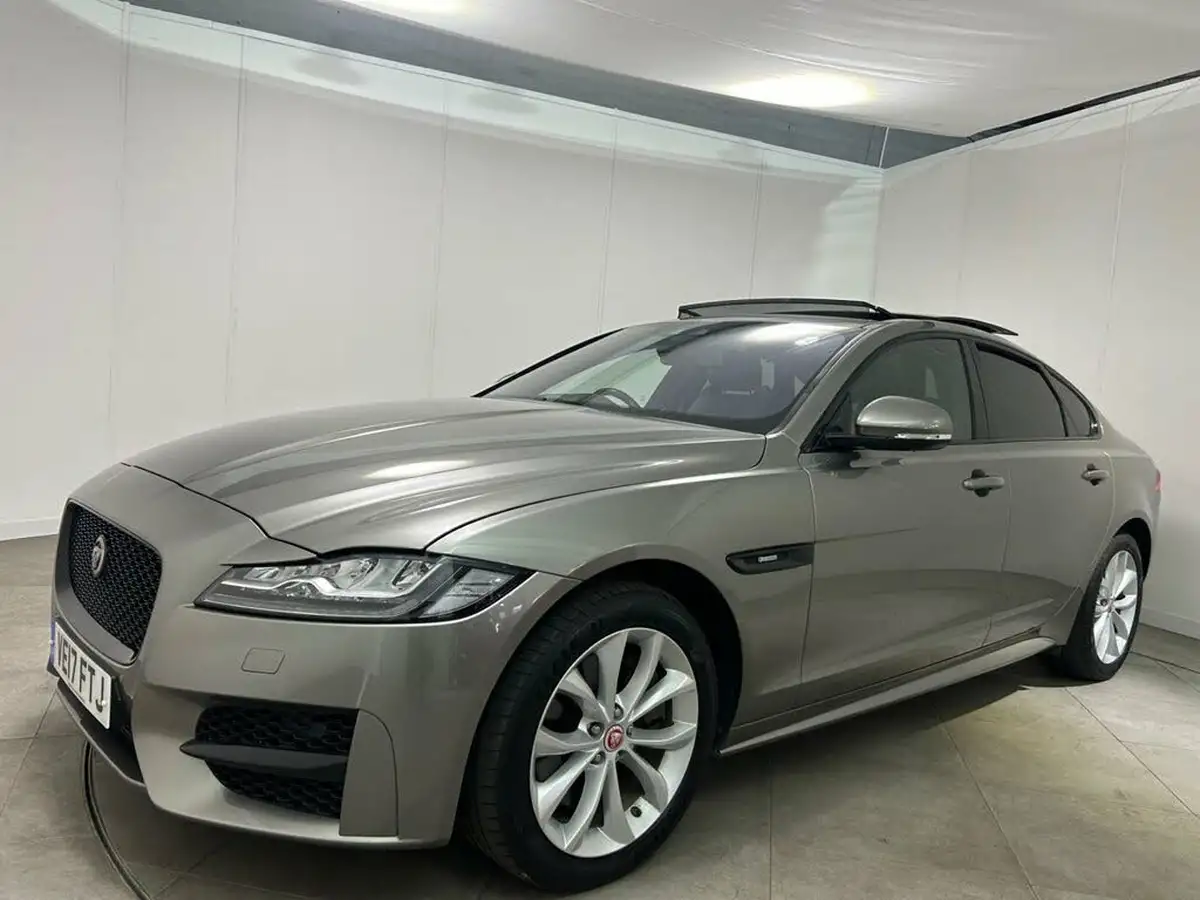 2017-jaguar-xf-20i-r-sport-300ps-awd-saloon-4d-1999cc-big-29