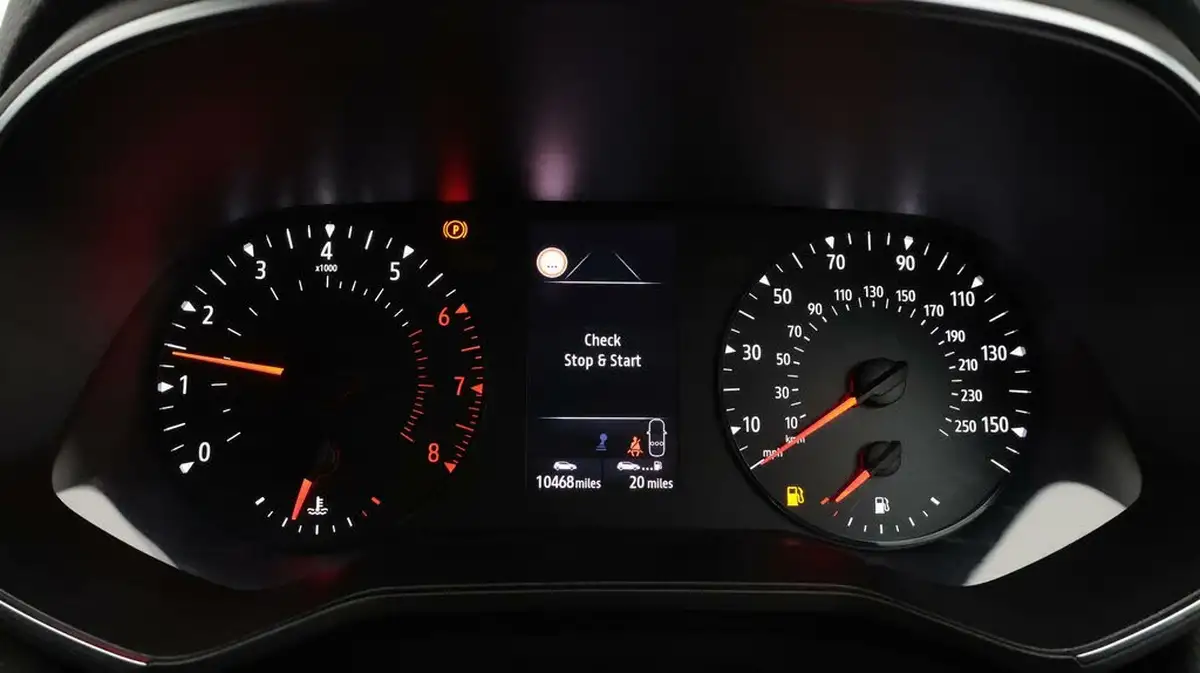 2021-renault-clio-10-sce-play-75bhp-big-10
