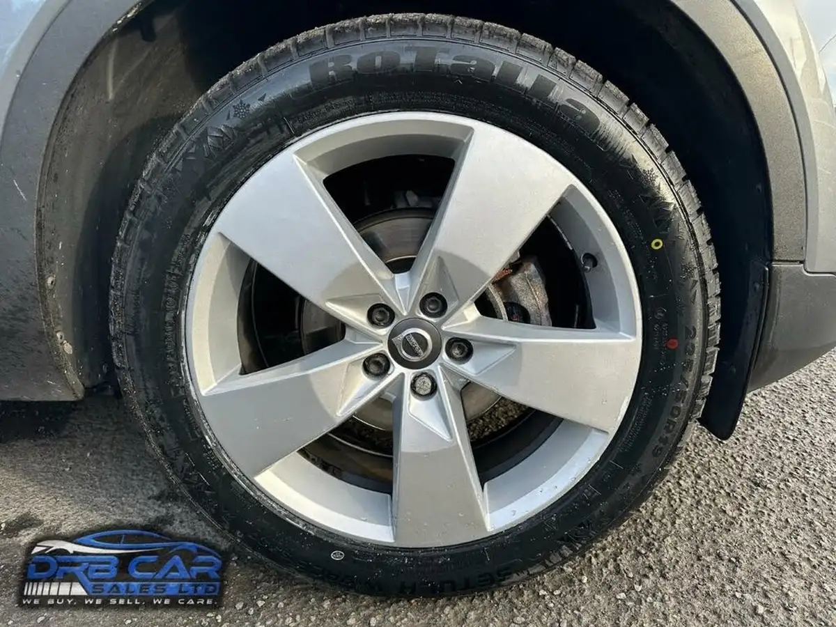 2018-volvo-xc40-20td-d3-momentum-geartronic-big-9