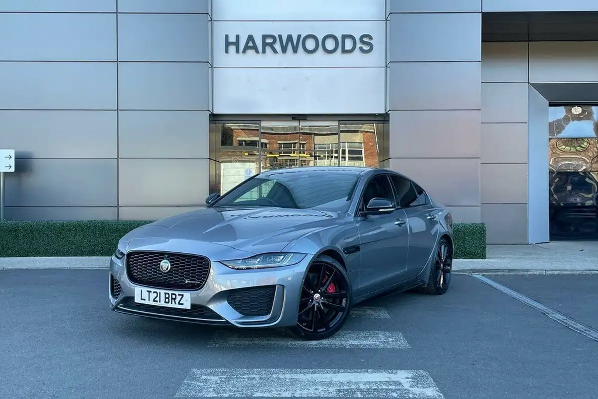2021-jaguar-xe-20-p250-r-dynamic-black-big-11