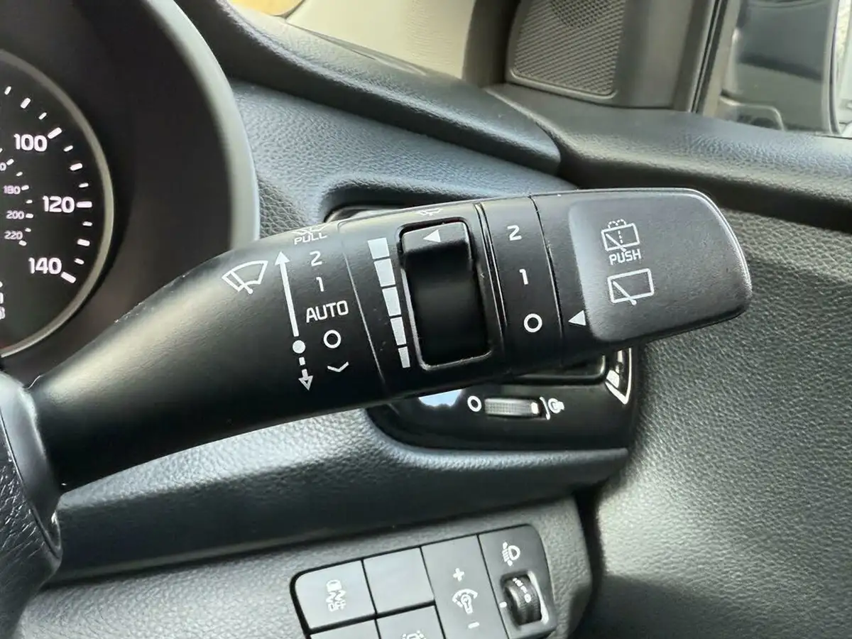 2018-kia-rio-14-3-big-49