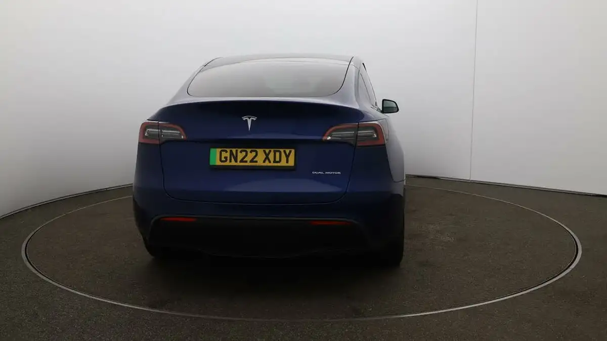 2022-tesla-model-y-e-long-range-big-56