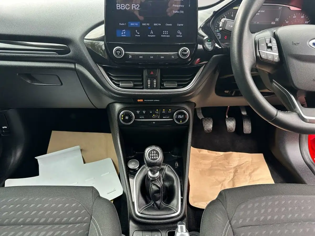 2019-ford-fiesta-10t-titanium-125ps-5d-big-10