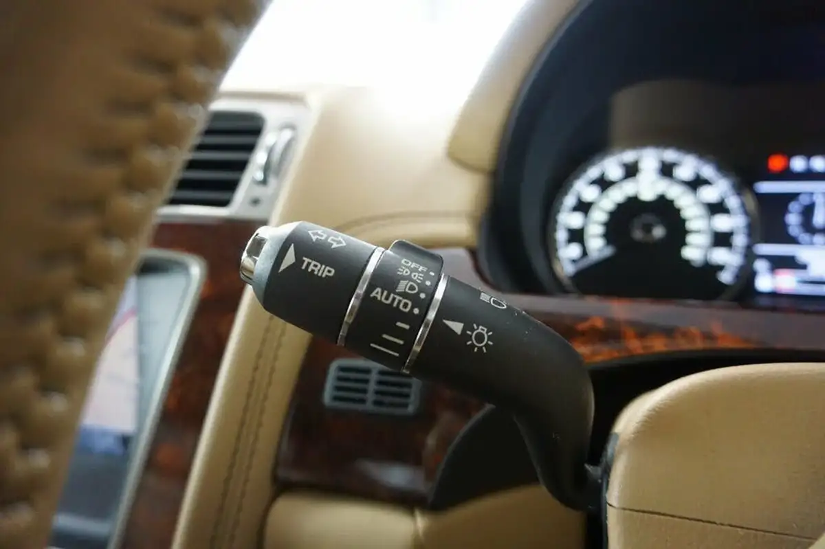 2010-jaguar-xk-50-portfolio-coupe-big-34