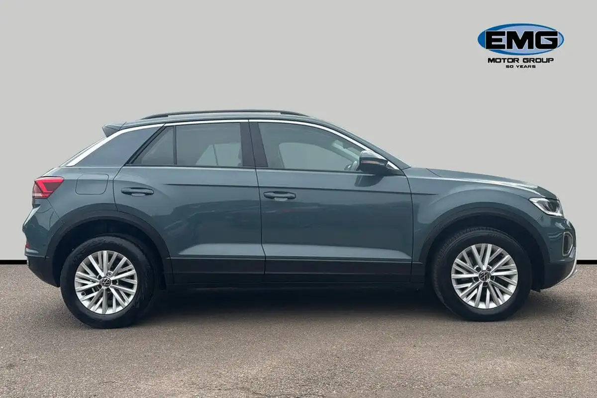 2023-volkswagen-t-roc-15-tsi-life-dsg-big-3