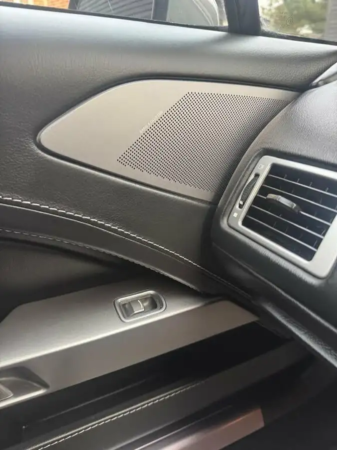 2011-aston-martin-rapide-s-v12-60-big-13