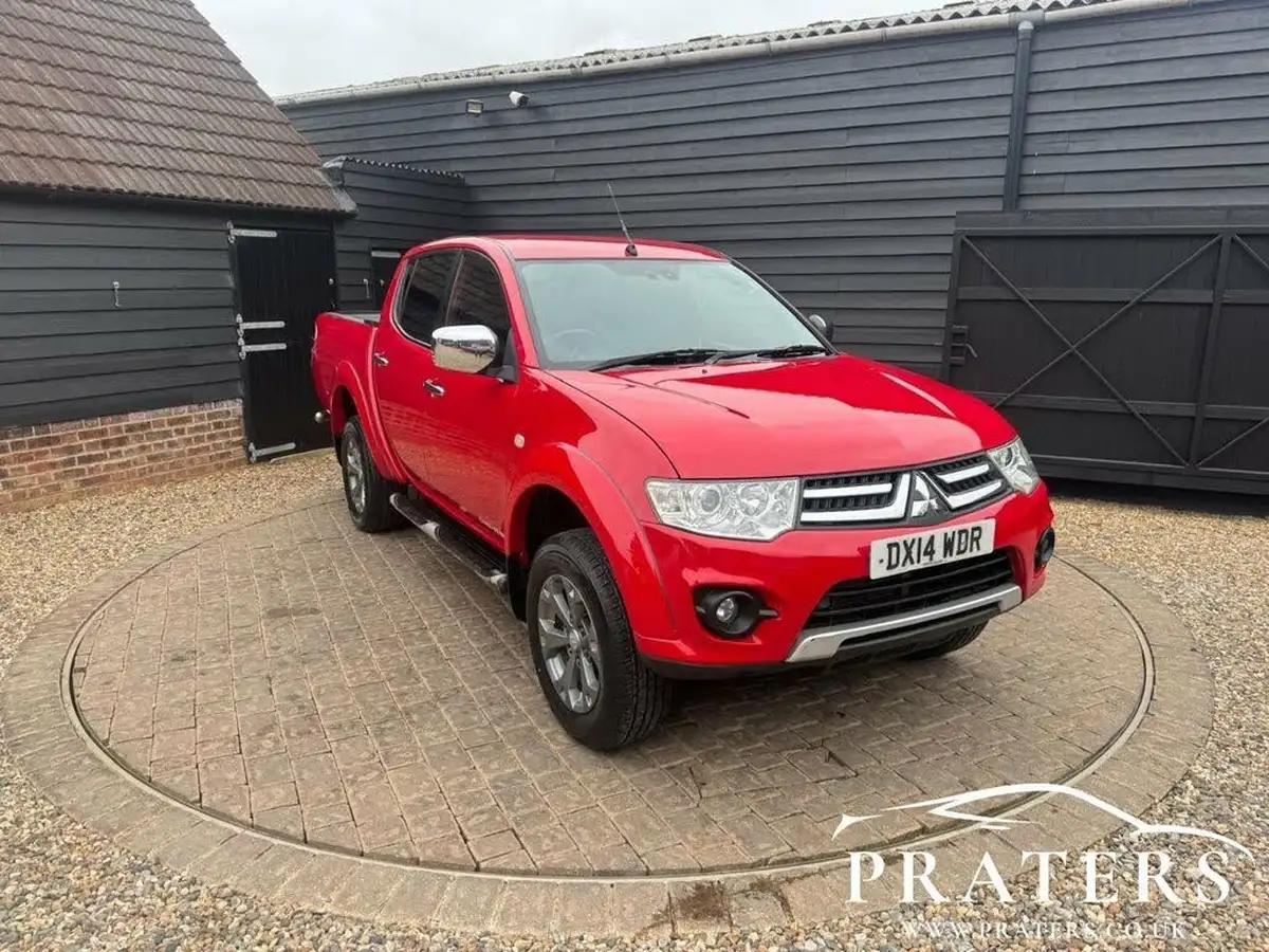 2014-mitsubishi-l200-25td-barbarian-auto-big-0
