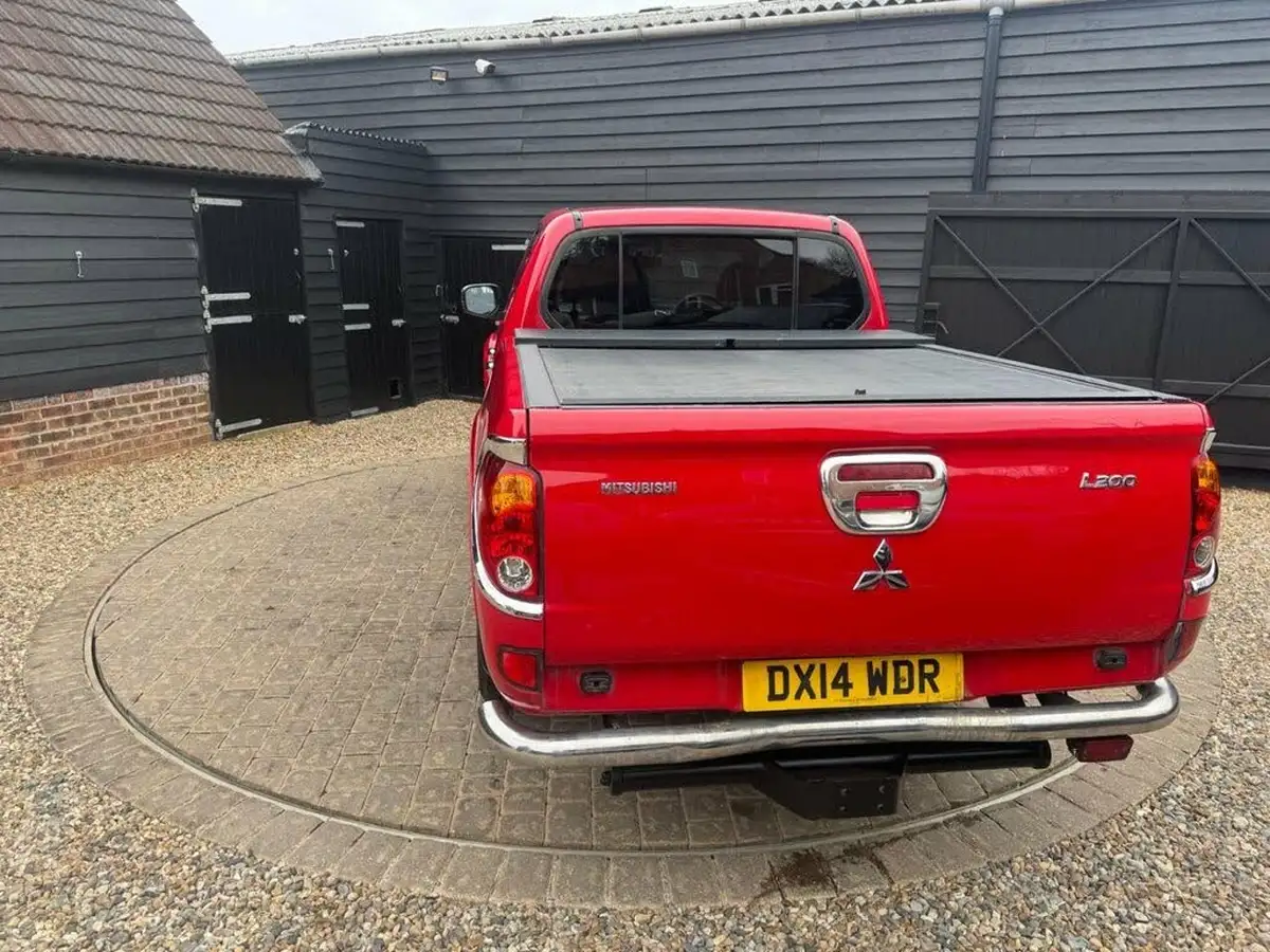 2014-mitsubishi-l200-25td-barbarian-auto-big-24