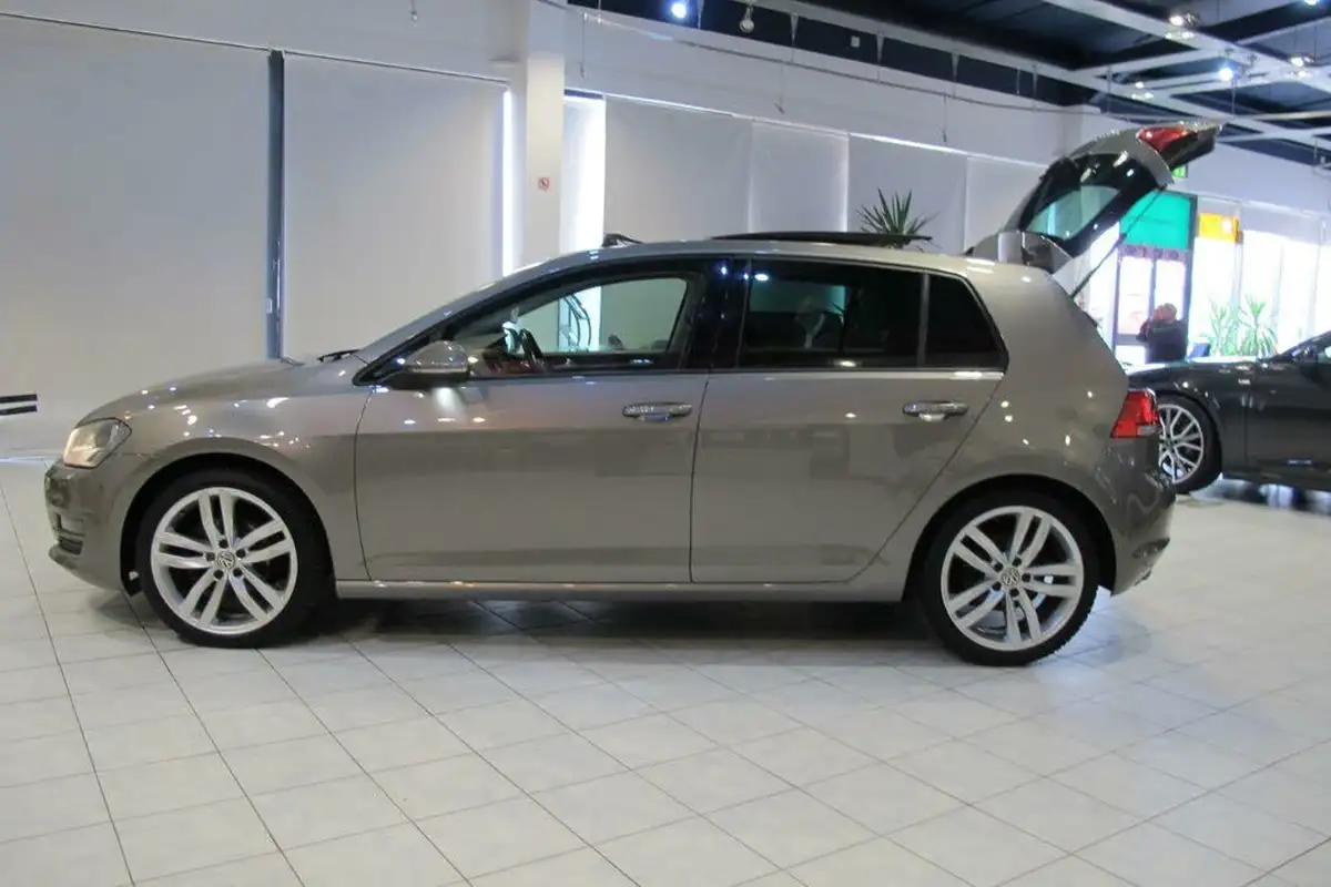 2016-volkswagen-golf-20tdi-gt-edition-5d-dsg-big-59