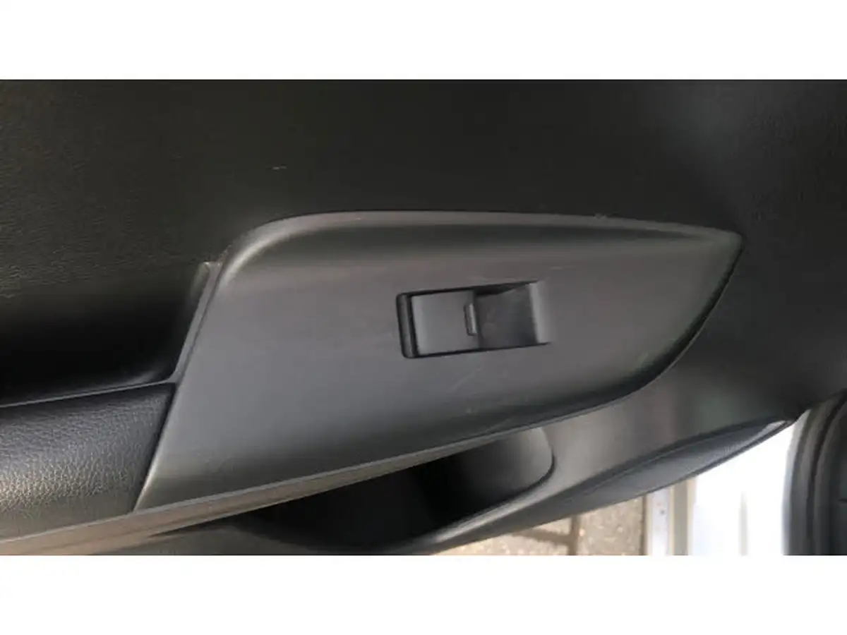 2019-honda-jazz-13-i-vtec-se-navi-cvt-big-26
