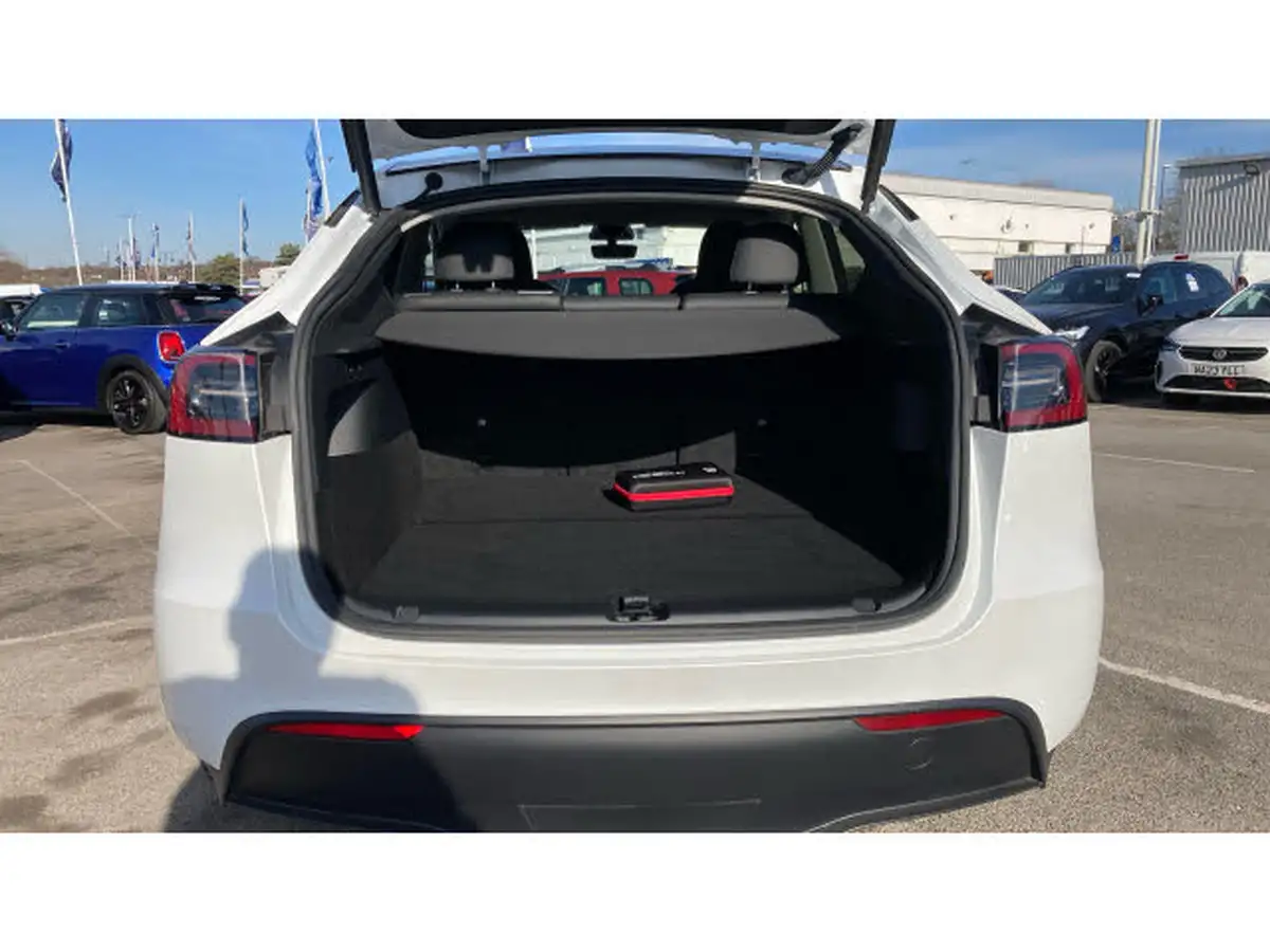 2022-tesla-model-y-e-rwd-big-3