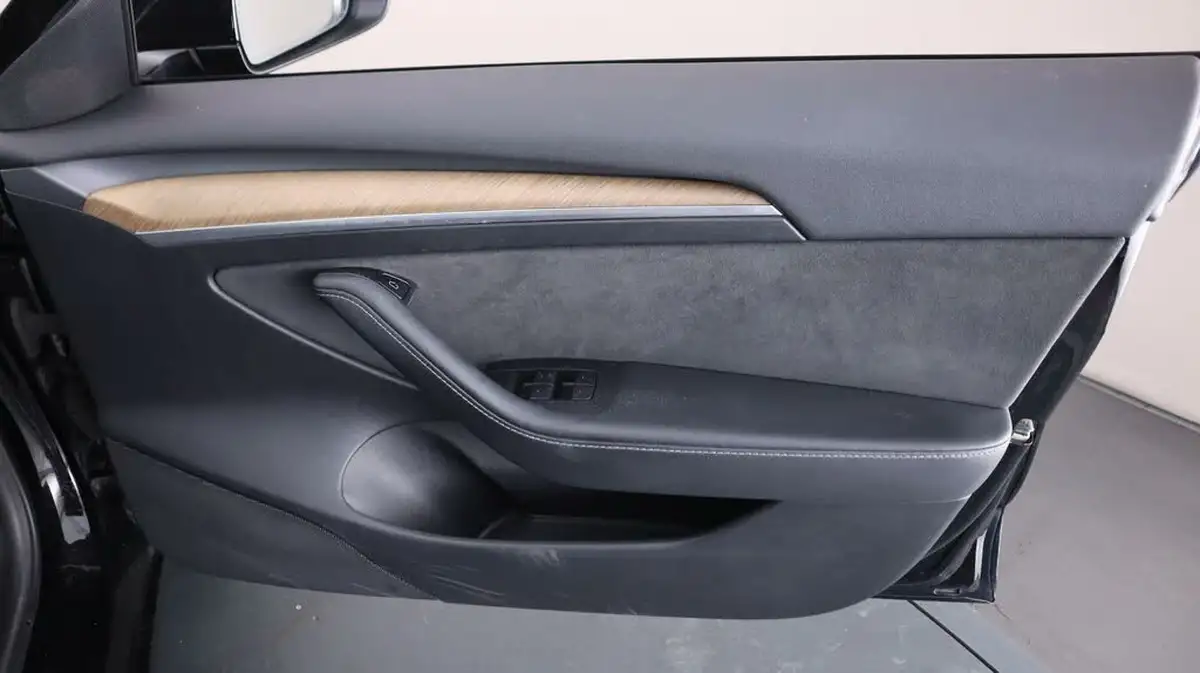 2021-tesla-model-3-e-long-range-4x4-big-15