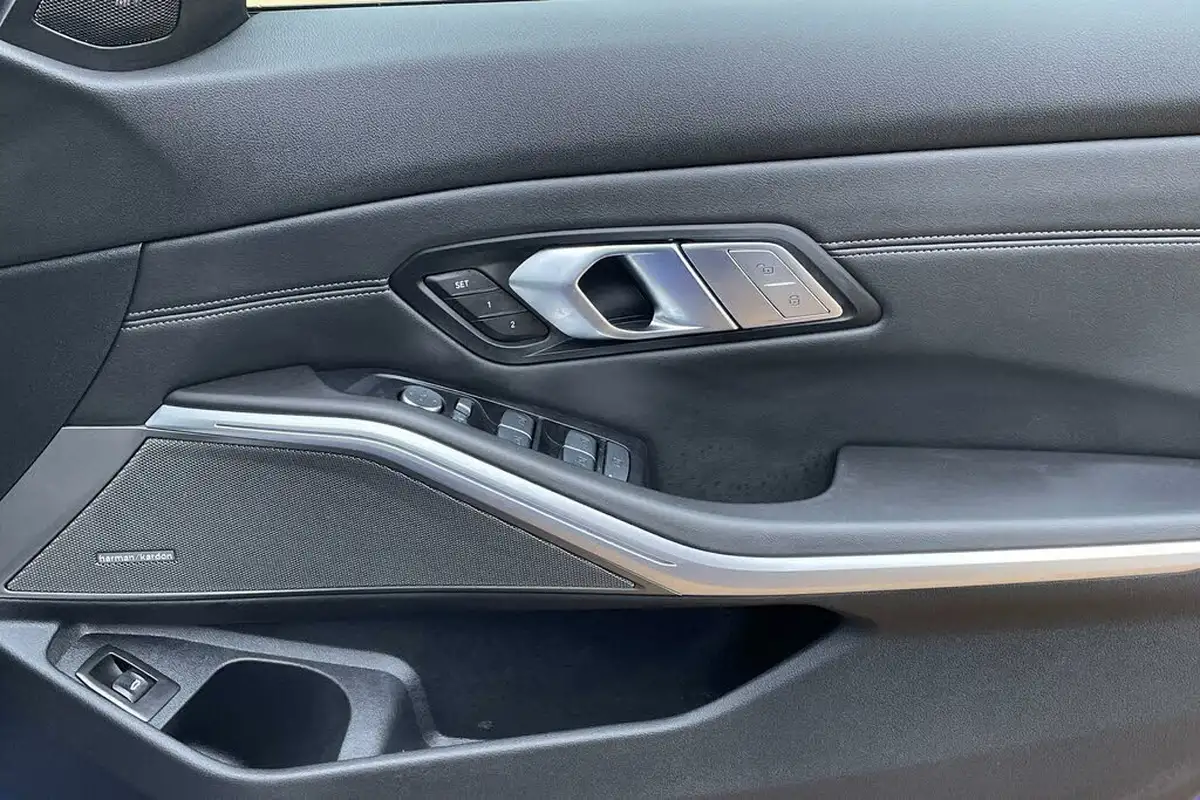 2023-bmw-3-series-30-m3-competition-xdrive-saloon-4d-big-40