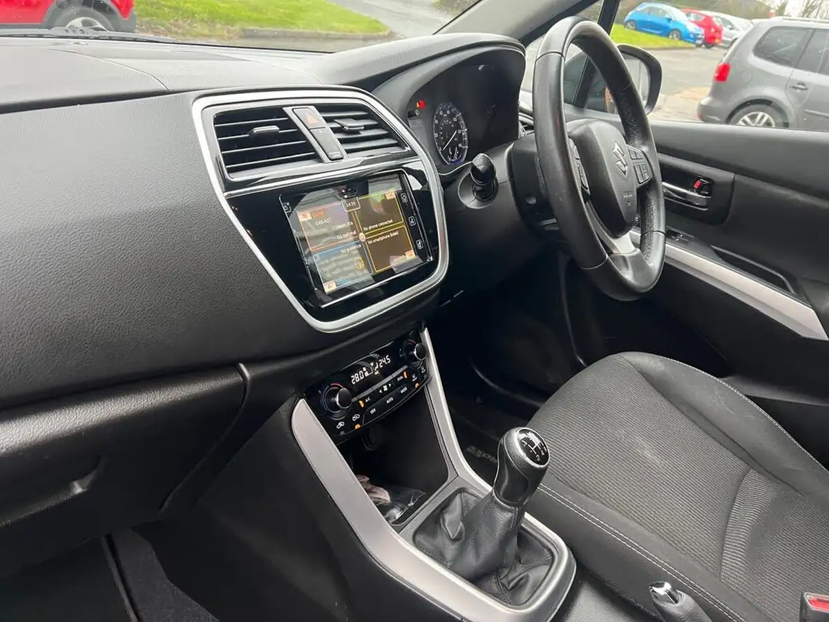 2017-suzuki-s-cross-10-boosterjet-sz-t-110ps-big-45