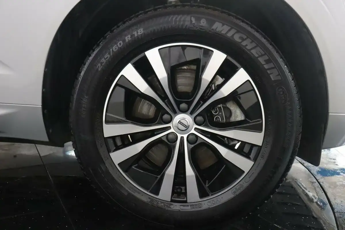 2022-volvo-xc60-20-b5-core-big-38