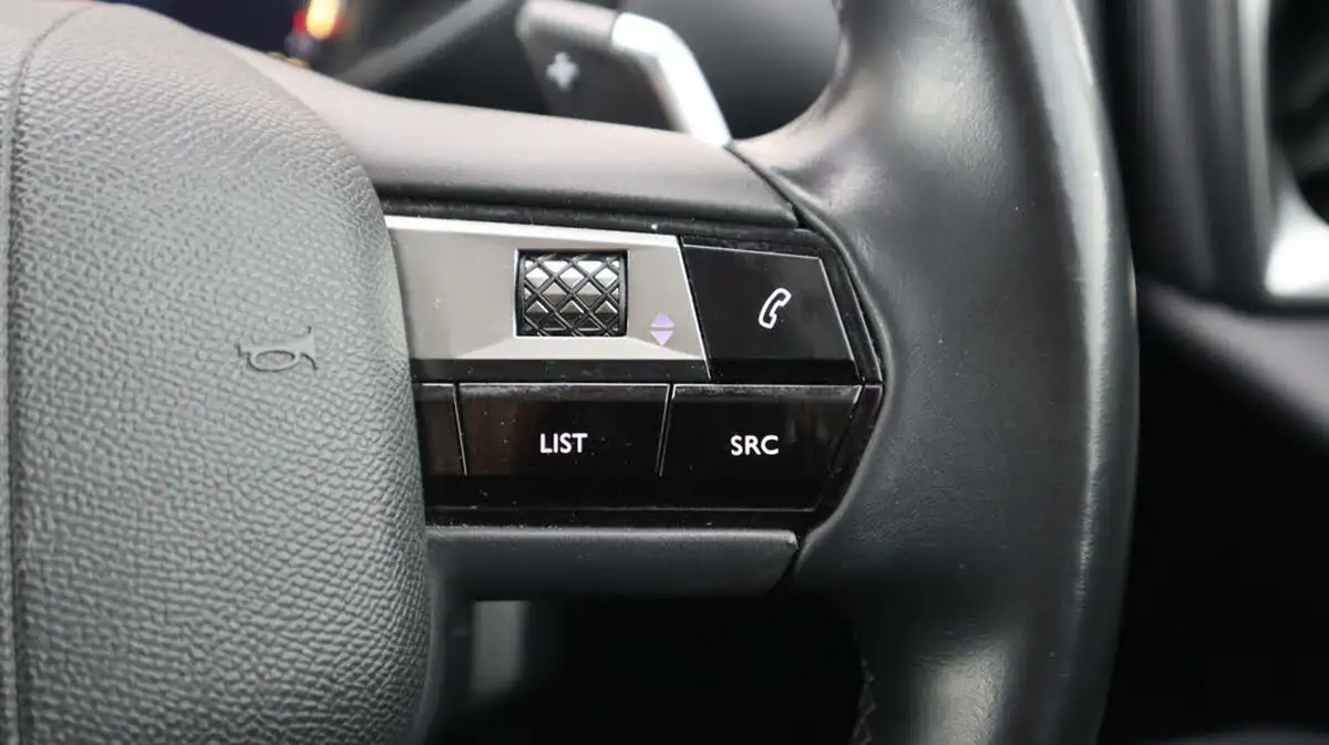 2021-ds-ds-3-crossback-12-puretech-prestige-130ps-eat8-big-23