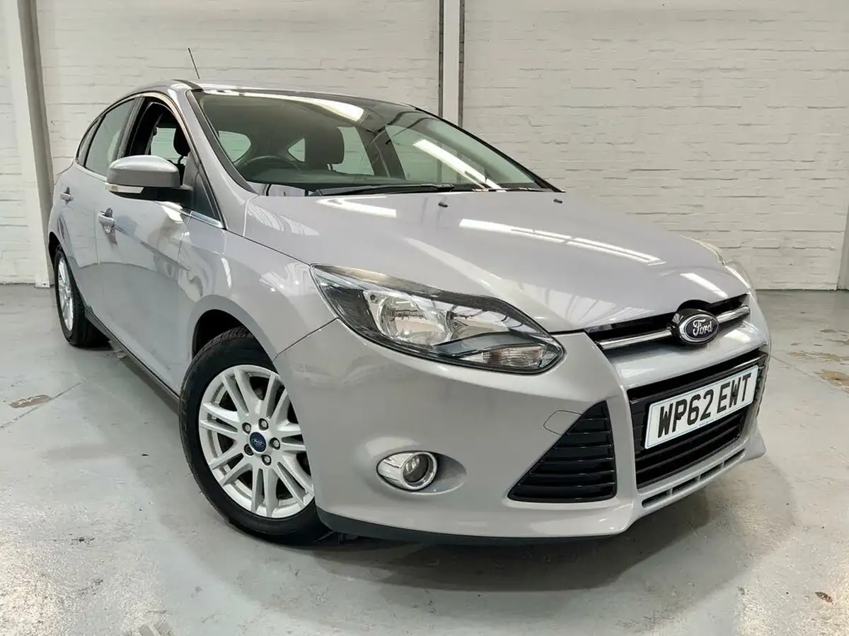 2013-ford-focus-16td-titanium-hatchback-big-0