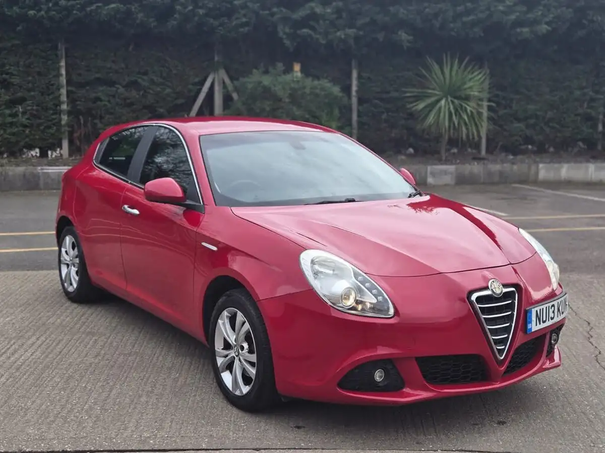 2013-alfa-romeo-giulietta-14-lusso-tb-120bhp-big-5