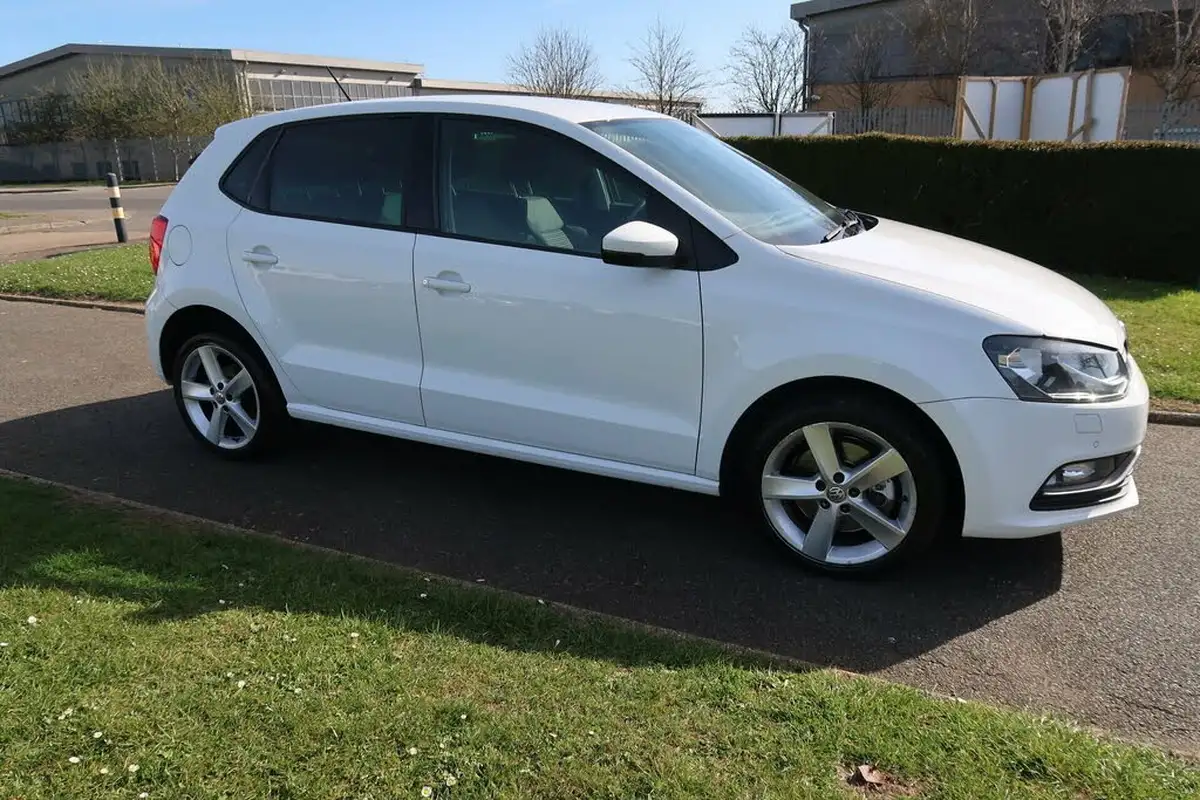 2014-volkswagen-polo-12-tsi-sel-5d-dsg-big-15