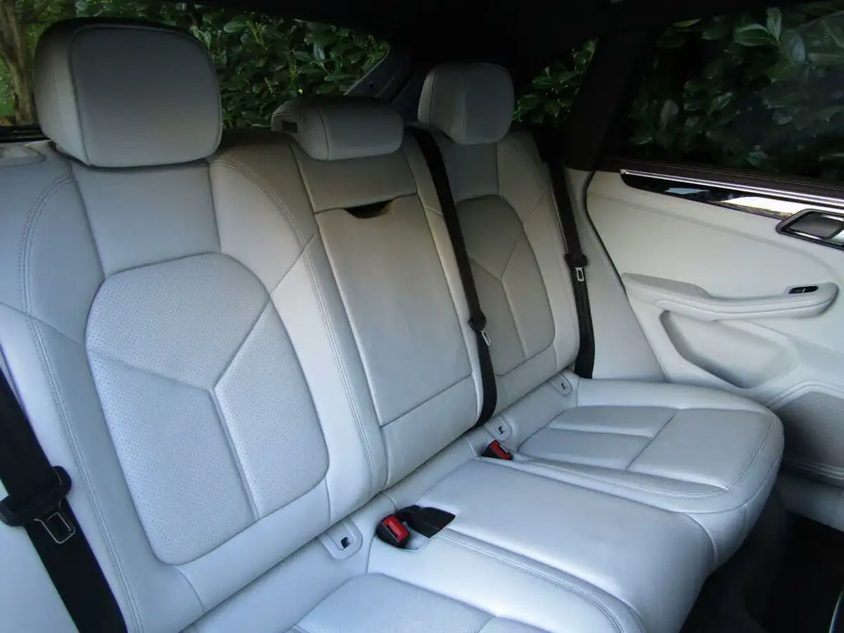 2016-porsche-macan-30td-s-big-11