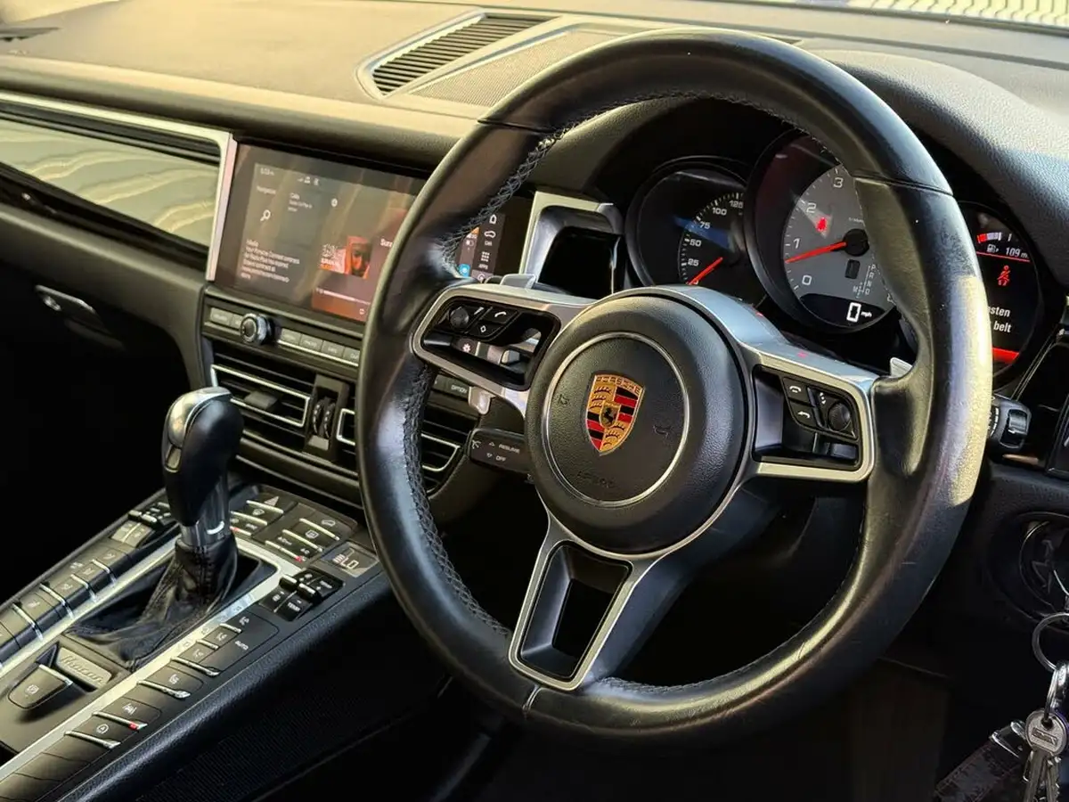 2020-porsche-macan-30-v6-s-big-32