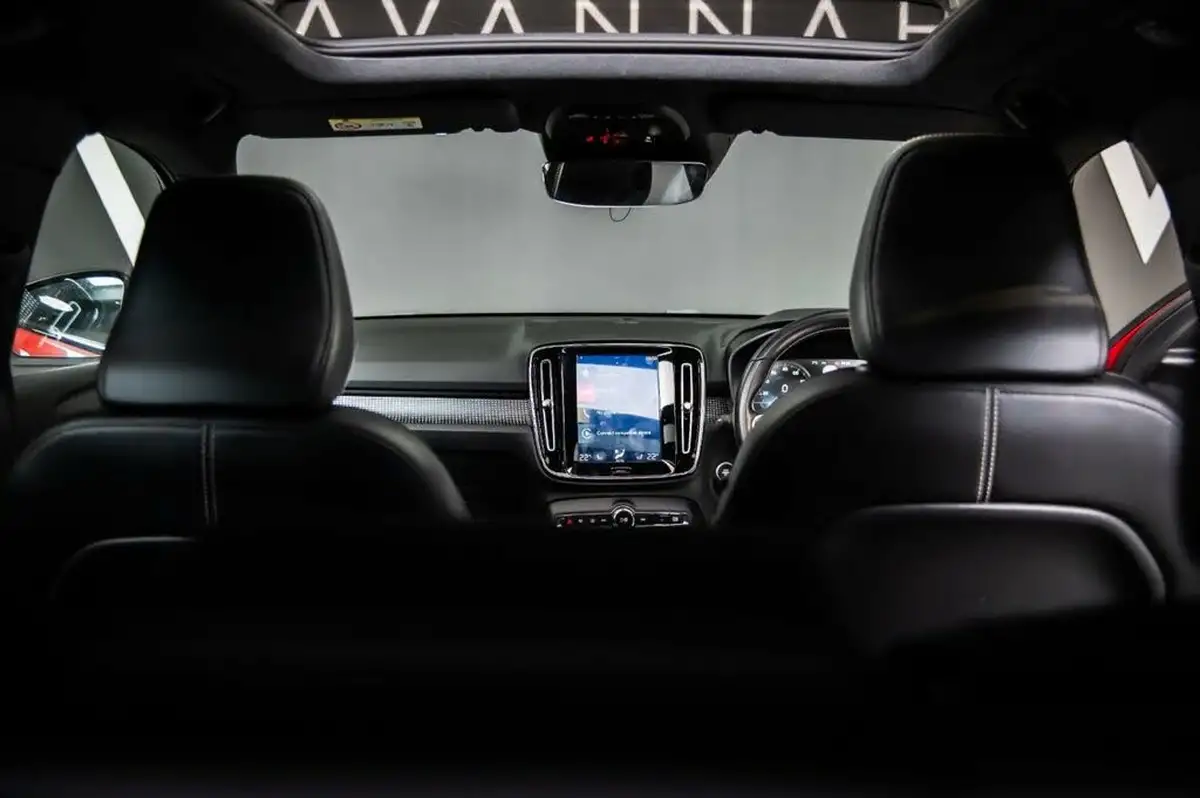 2018-volvo-xc40-20td-d4-first-edition-big-8