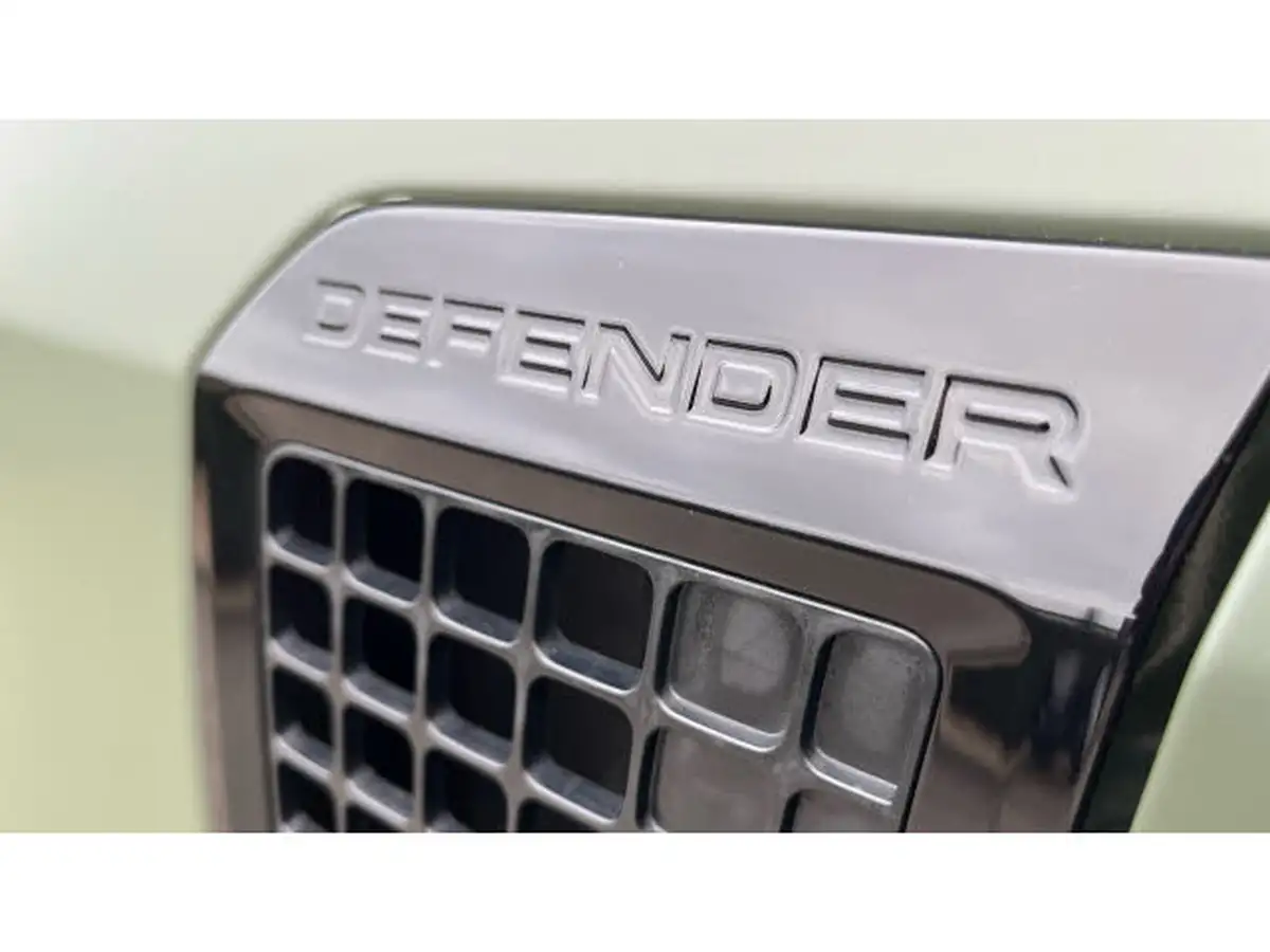 2024-land-rover-90-defender-30-d300-75th-edition-big-14