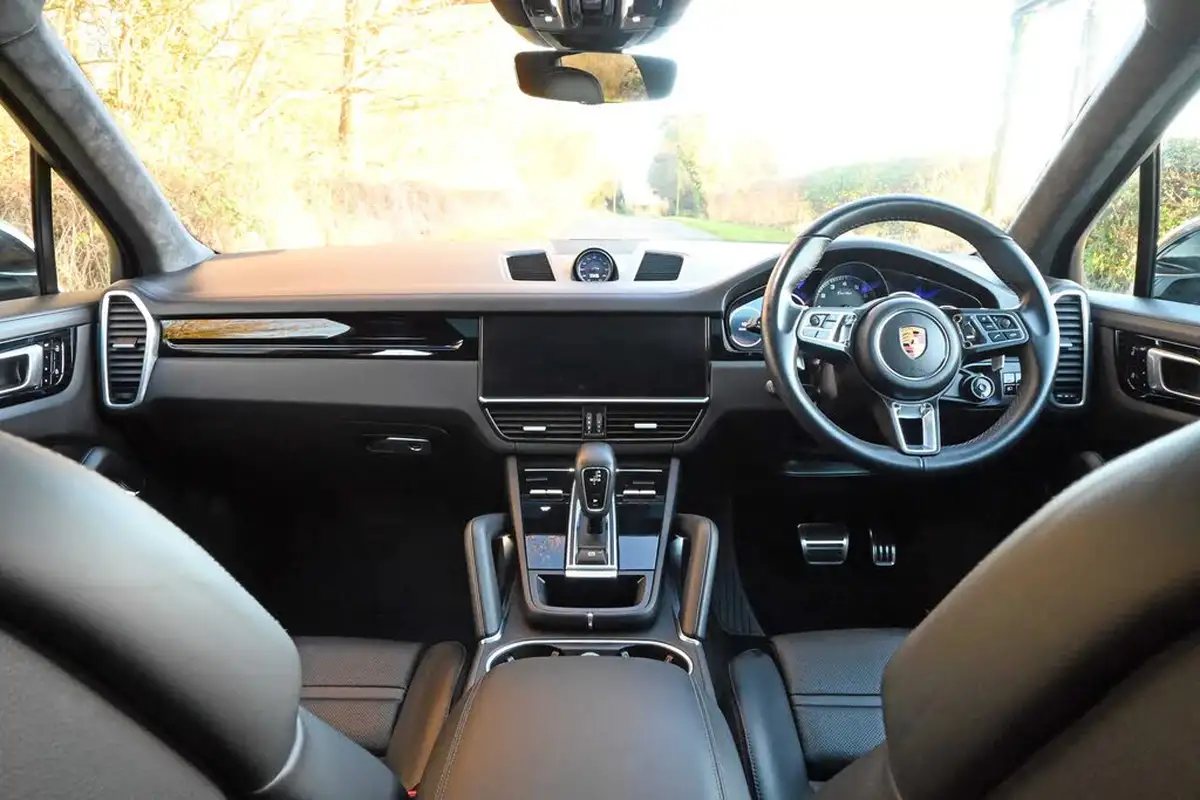 2020-porsche-cayenne-40-v8-turbo-ss-station-wagon-big-30