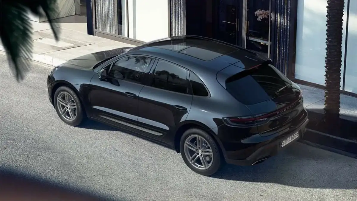 2023-porsche-macan-20-big-3