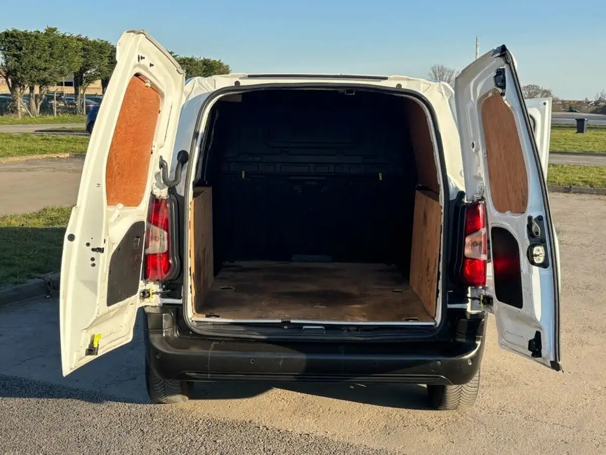 2019-citroen-berlingo-15bluehdi-1000-enterprise-100pseu6dt-e-panel-big-13