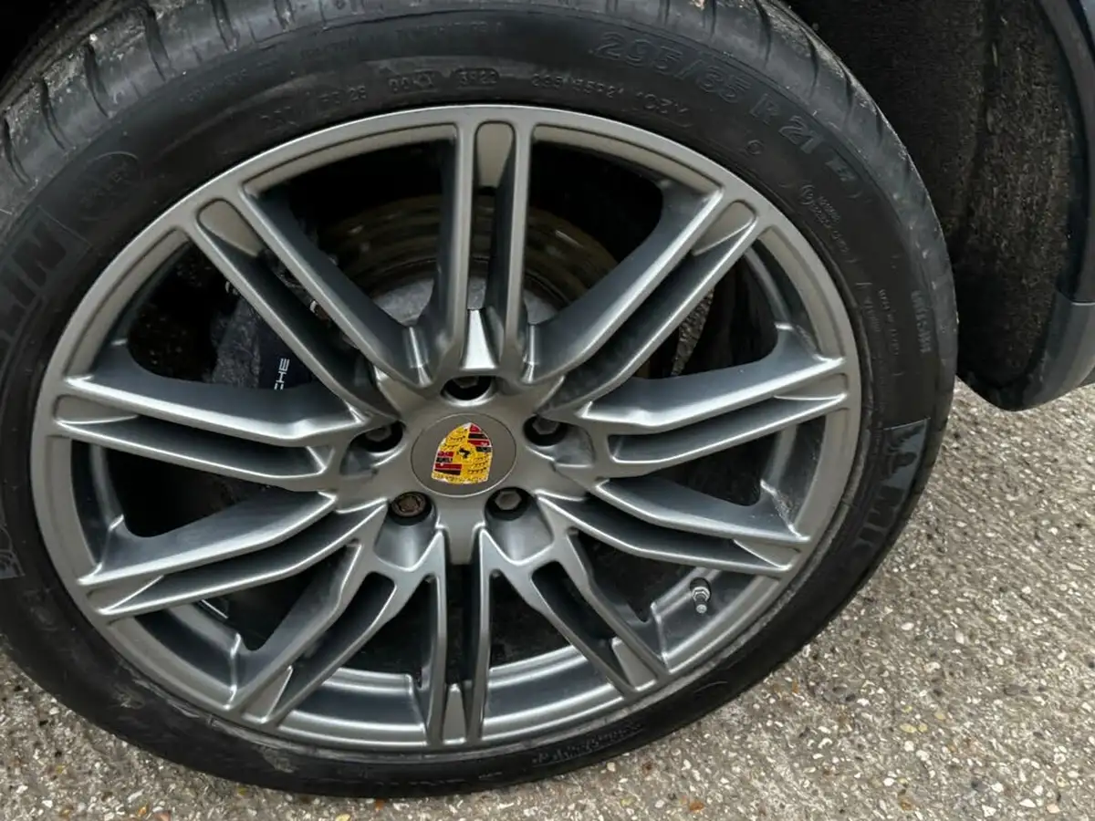 2018-porsche-cayenne-30td-diesel-platinum-edition-big-16