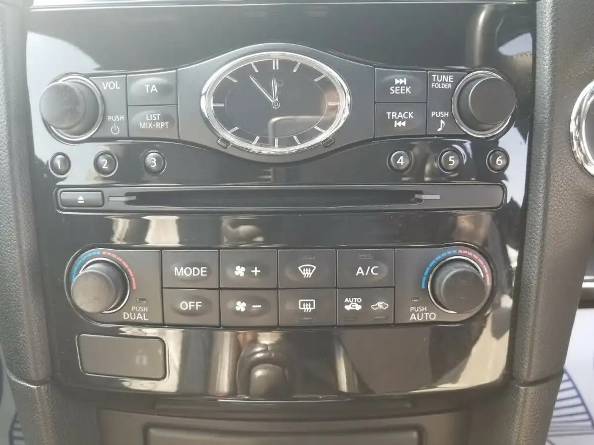2011-infiniti-fx-30td-gt-big-15