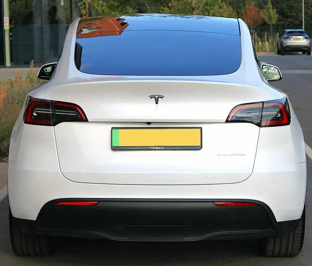 2023-tesla-model-y-e-long-range-big-8