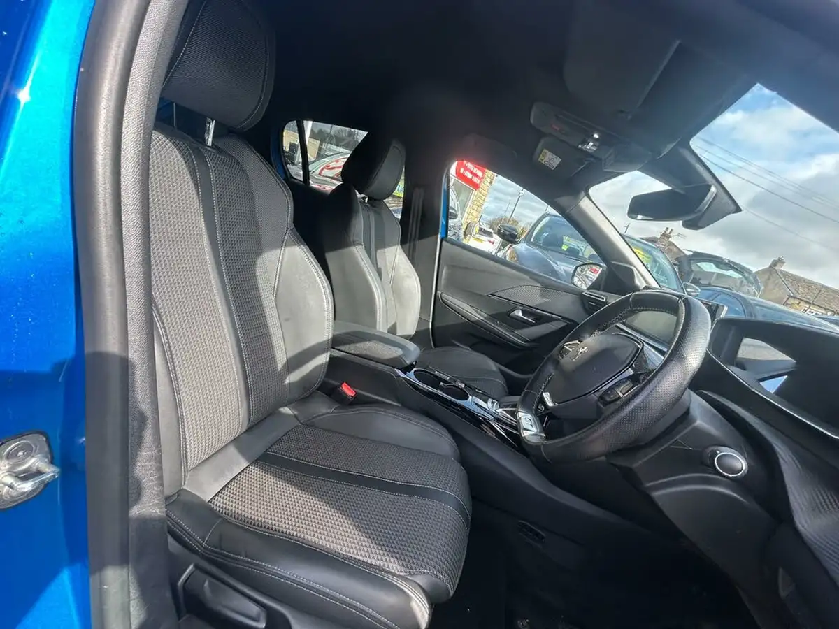 2020-peugeot-208-e-gt-line-big-7