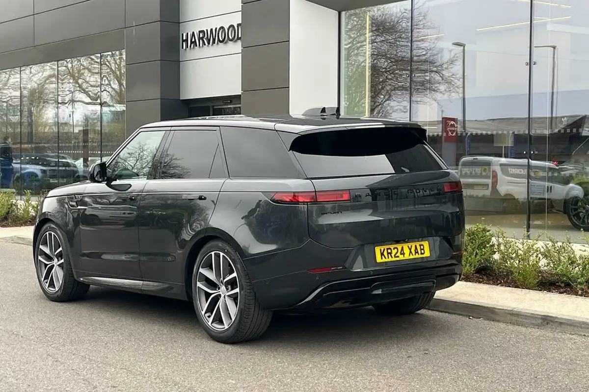 2024-land-rover-range-rover-sport-30-d300-dynamic-se-big-12