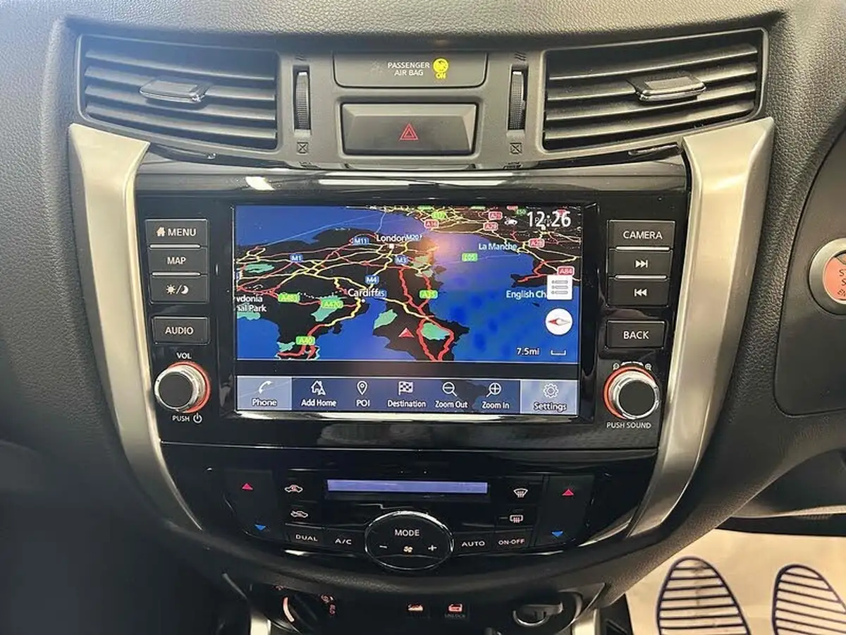 2021-nissan-navara-23dci-tt-n-connecta-8-navi-big-10