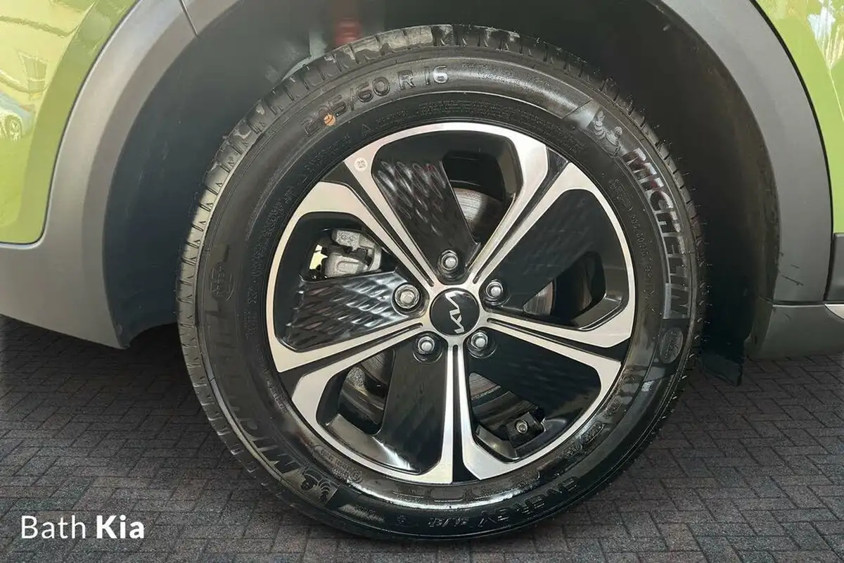 2024-kia-xceed-16-gdi-3-big-5