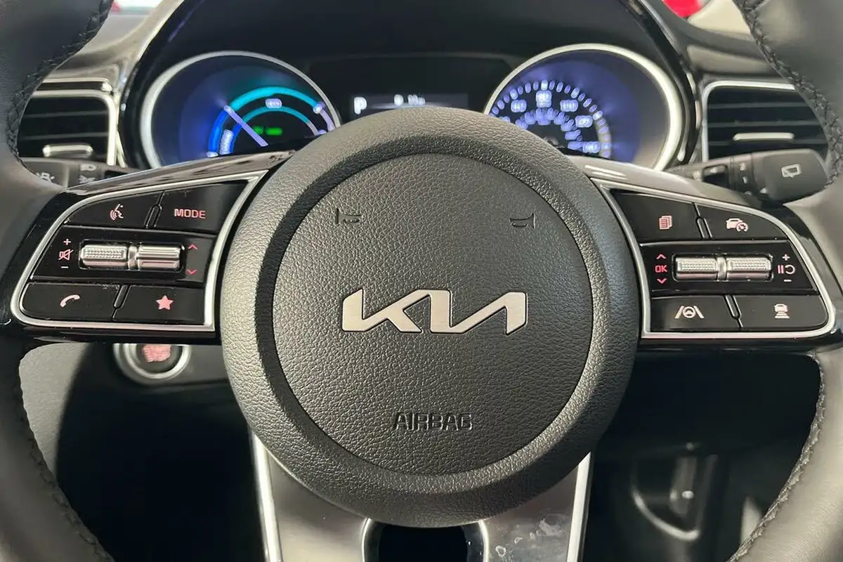 2024-kia-xceed-16-gdi-3-big-33