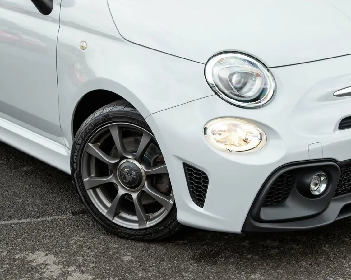 2017-abarth-595-14-tjet-big-1