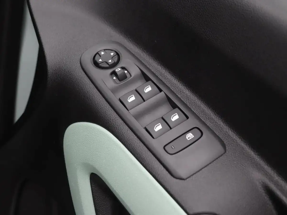 2020-citroen-berlingo-15bluehdi-flair-xl-size-130ps-big-16