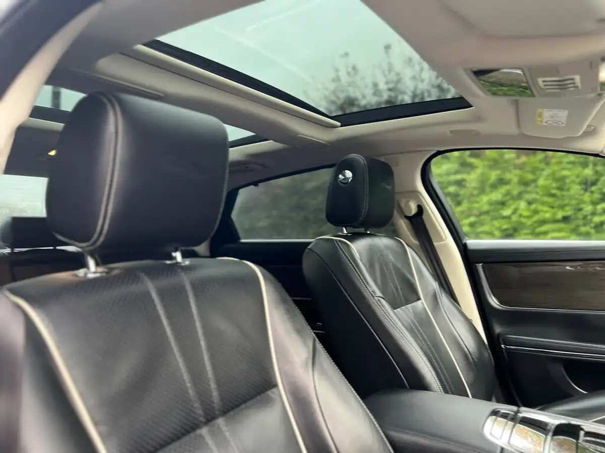 2017-jaguar-xj-series-30td-xj-premium-luxury-lwb-big-18